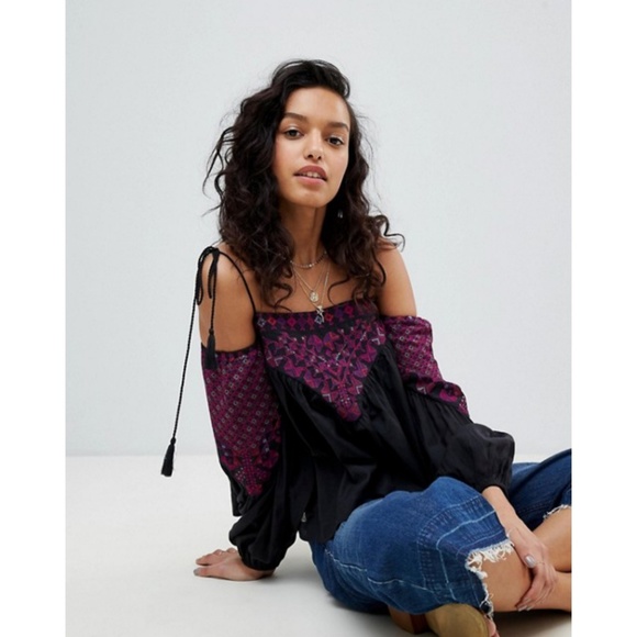 Free People Vacay Vibin Cold Shoulder Top - Picture 4 of 8